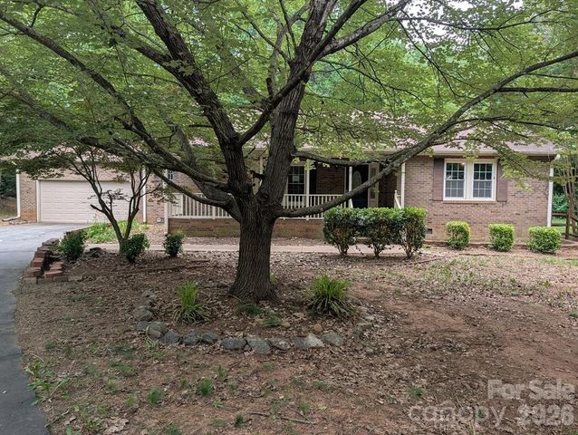 111 Midway Lake Road, Mooresville, NC 28115