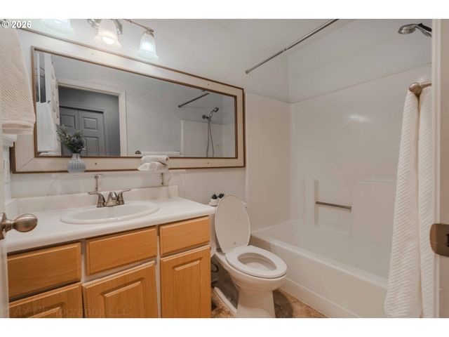 9455 Sw 146TH Ter D2, Beaverton, OR 97007