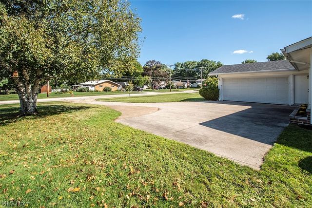 28723 Tudor Drive, North Olmsted, OH 44070