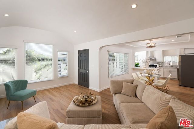 4241 Arlington Avenue, Los Angeles, CA 90008