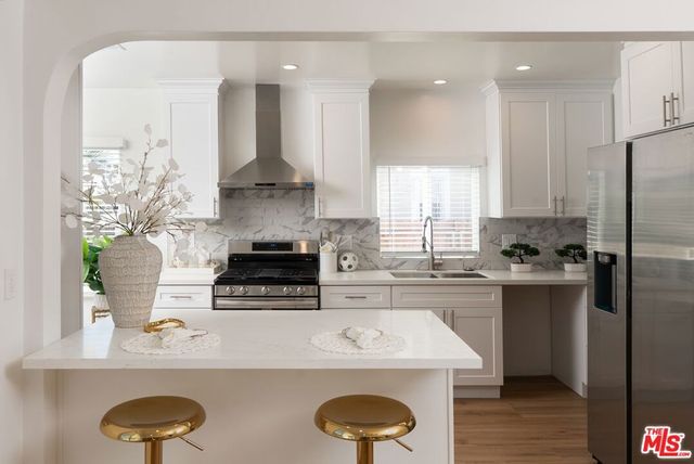 4241 Arlington Avenue, Los Angeles, CA 90008
