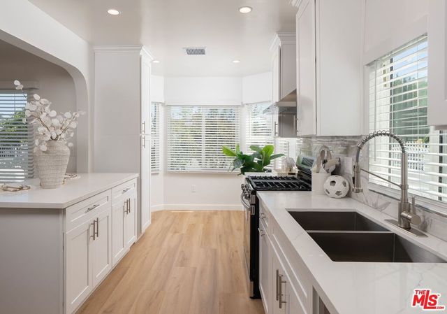 4241 Arlington Avenue, Los Angeles, CA 90008