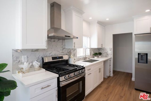 4241 Arlington Avenue, Los Angeles, CA 90008