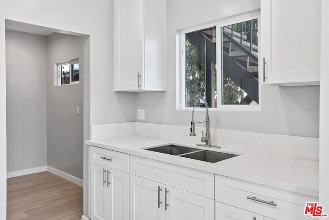 4241 Arlington Avenue, Los Angeles, CA 90008