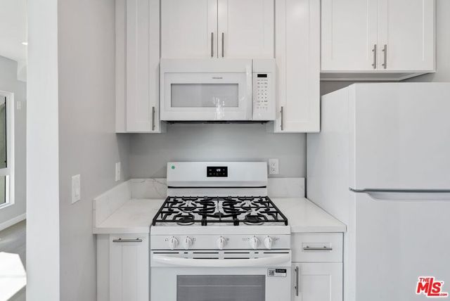 4241 Arlington Avenue, Los Angeles, CA 90008