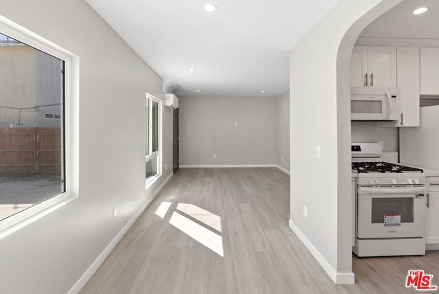 4241 Arlington Avenue, Los Angeles, CA 90008