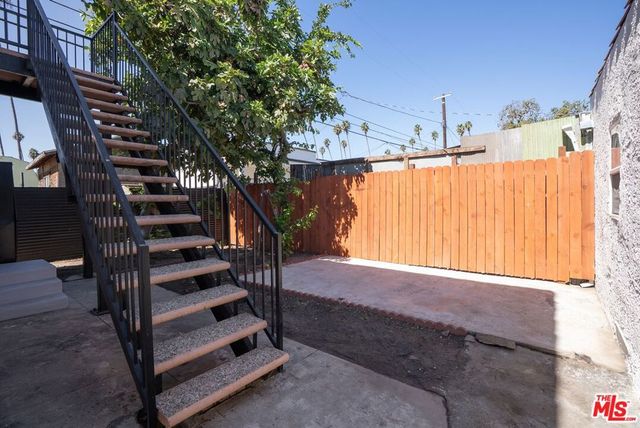 4241 Arlington Avenue, Los Angeles, CA 90008