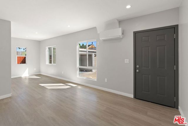 4241 Arlington Avenue, Los Angeles, CA 90008