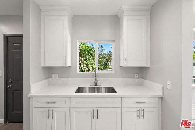 4241 Arlington Avenue, Los Angeles, CA 90008