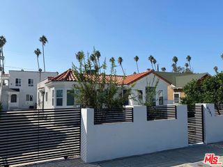 4241 Arlington Avenue, Los Angeles, CA 90008