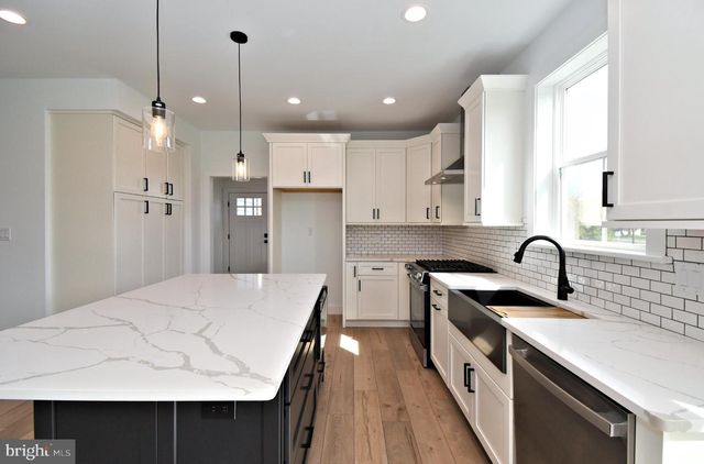 942 STEIN CT, Warminster, PA 18974