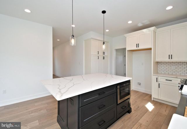 942 STEIN CT, Warminster, PA 18974