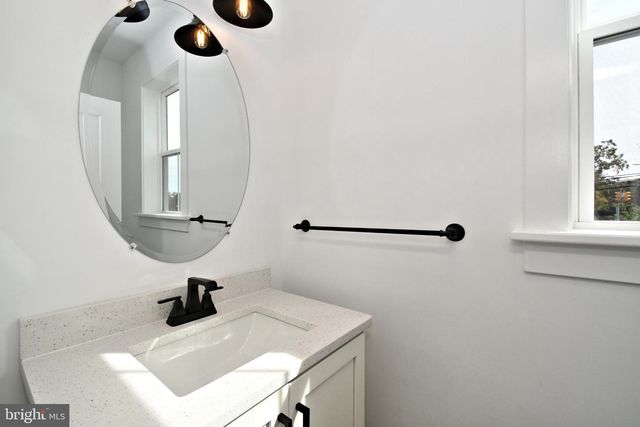 942 STEIN CT, Warminster, PA 18974