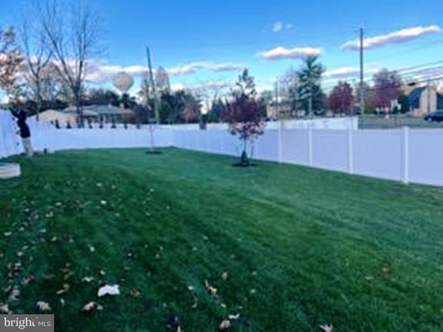 942 STEIN CT, Warminster, PA 18974