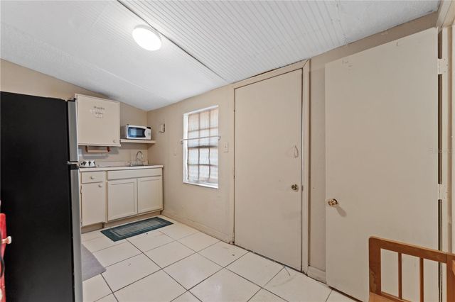 2615 W COMANCHE AVENUE, Tampa, FL 33614