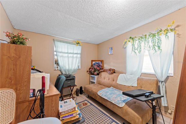 2615 W COMANCHE AVENUE, Tampa, FL 33614