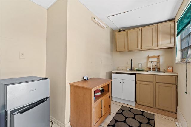 2615 W COMANCHE AVENUE, Tampa, FL 33614