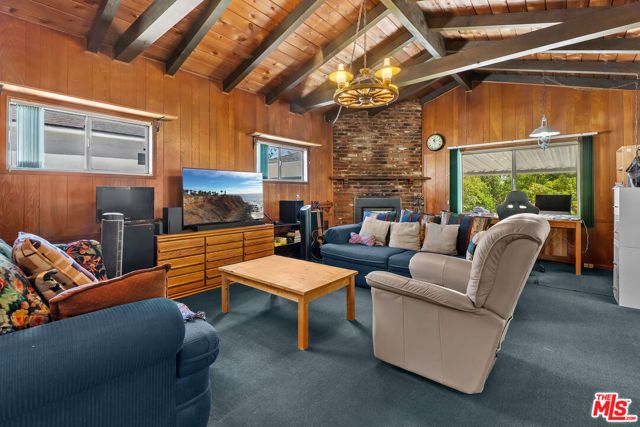 720 N Pass Avenue, Burbank, CA 91505