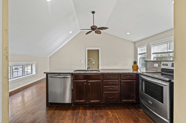 251 Oak Dr, Smithville, TN 37166