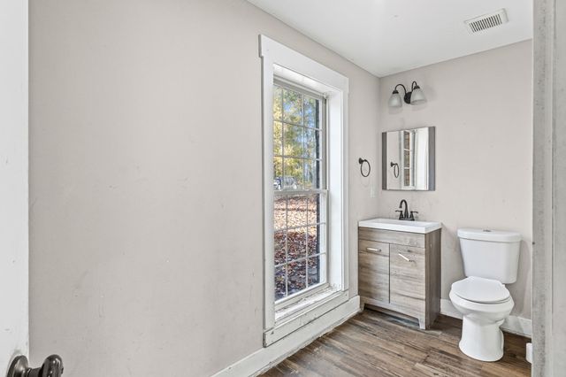 251 Oak Dr, Smithville, TN 37166