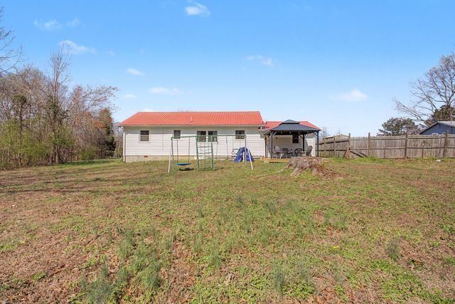 127 Rockhouse Rd, Hohenwald, TN 38462