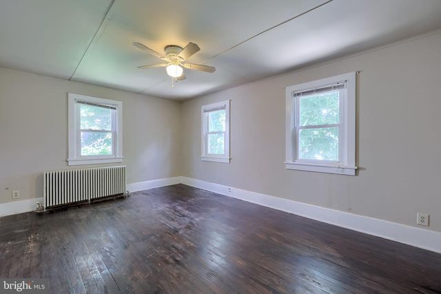 121 W PENN AVE, Wernersville, PA 19565