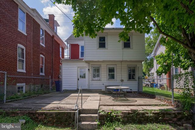 121 W PENN AVE, Wernersville, PA 19565