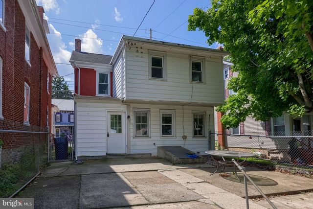 121 W PENN AVE, Wernersville, PA 19565
