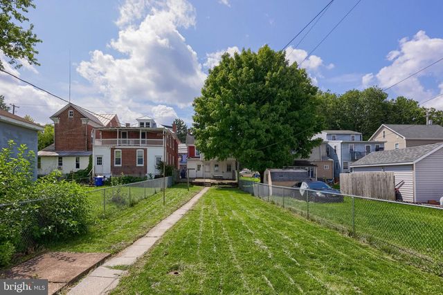 121 W PENN AVE, Wernersville, PA 19565