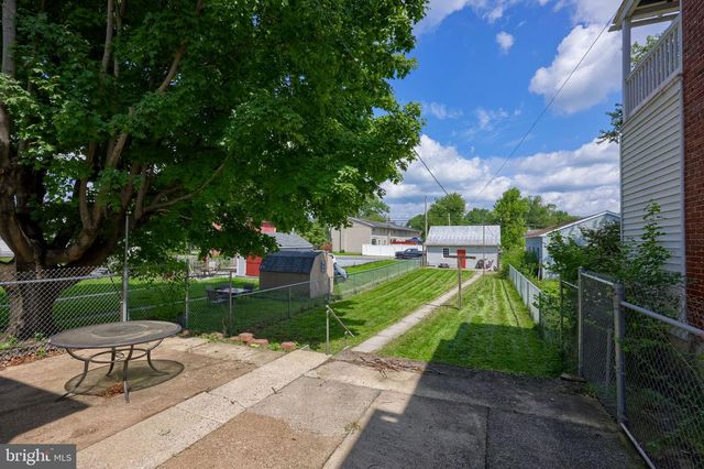 121 W PENN AVE, Wernersville, PA 19565