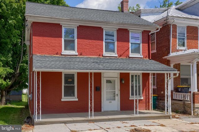 121 W PENN AVE, Wernersville, PA 19565