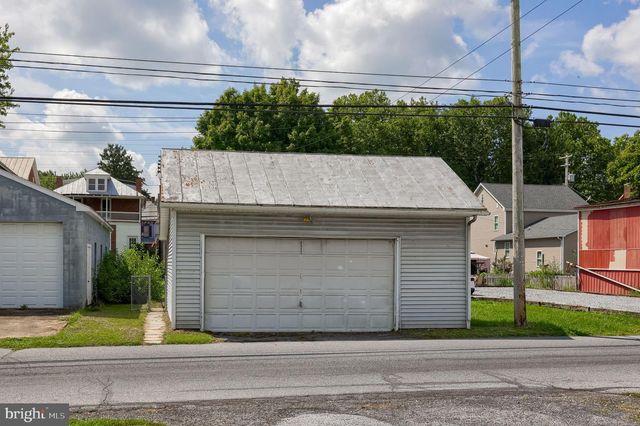 121 W PENN AVE, Wernersville, PA 19565