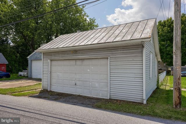 121 W PENN AVE, Wernersville, PA 19565