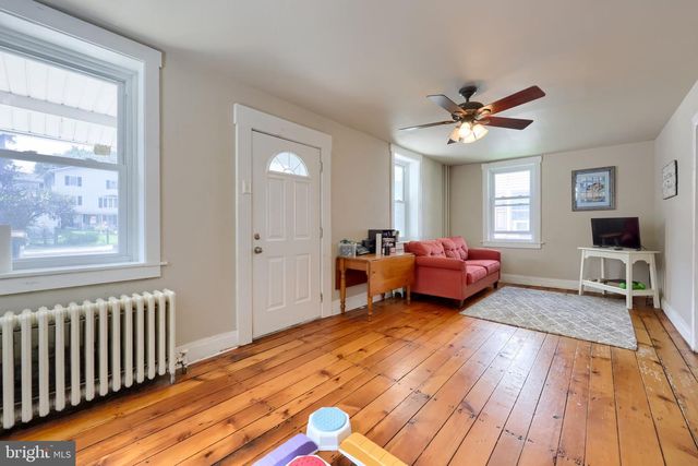 121 W PENN AVE, Wernersville, PA 19565