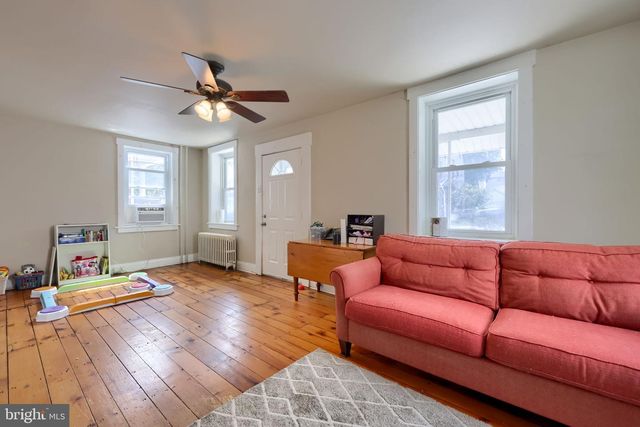 121 W PENN AVE, Wernersville, PA 19565