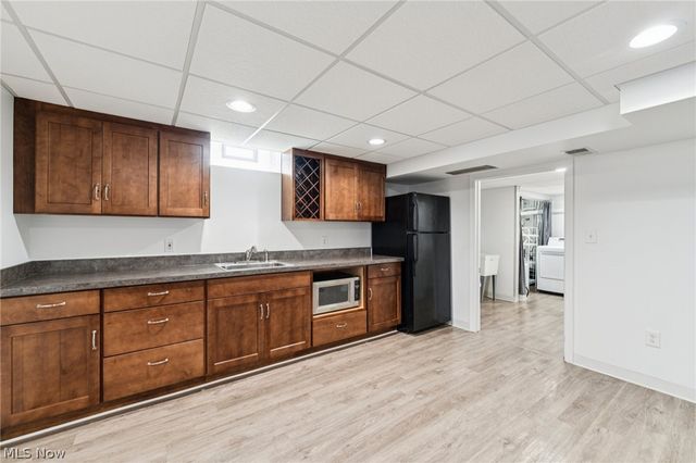 379 N Aurora Road, Aurora, OH 44202