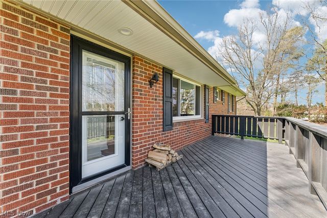 379 N Aurora Road, Aurora, OH 44202