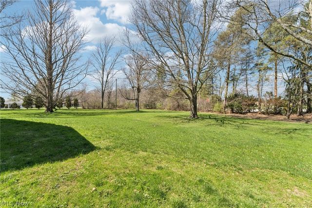 379 N Aurora Road, Aurora, OH 44202