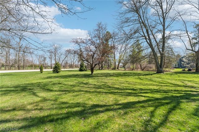 379 N Aurora Road, Aurora, OH 44202