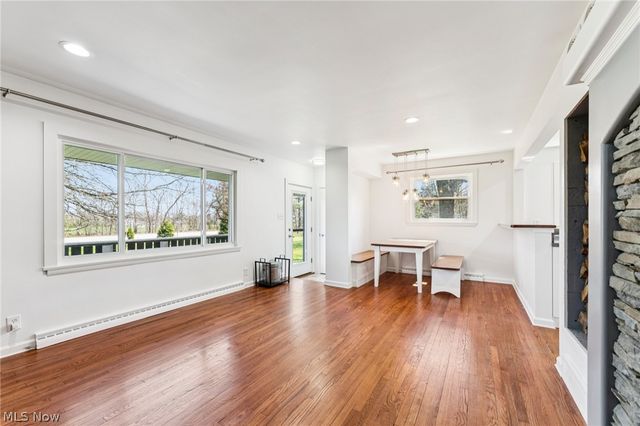379 N Aurora Road, Aurora, OH 44202