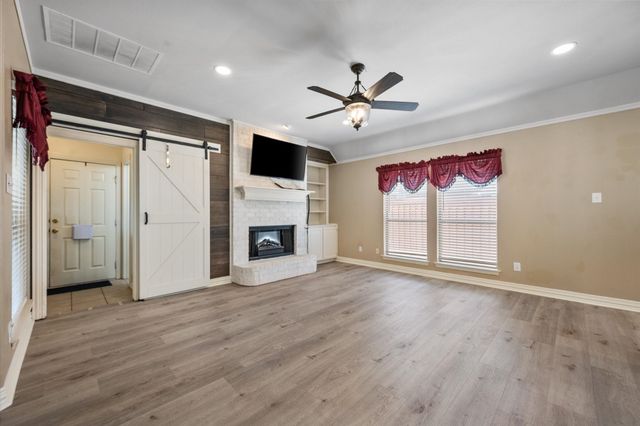 6806 Thornbird Lane, Arlington, TX 76001