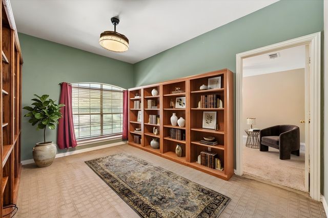 6806 Thornbird Lane, Arlington, TX 76001