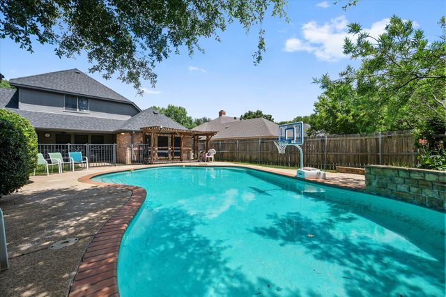 6806 Thornbird Lane, Arlington, TX 76001