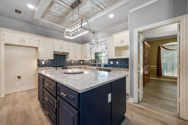 6806 Thornbird Lane, Arlington, TX 76001