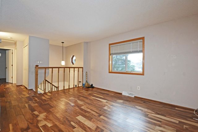 323 Morningside Circle, Saint Paul, MN 55119