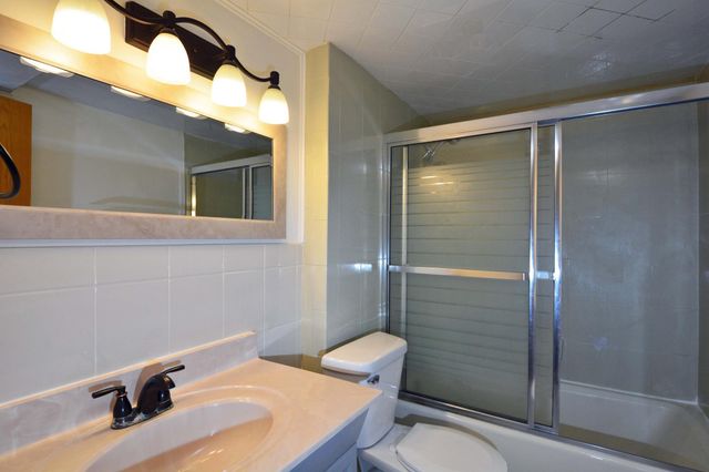 323 Morningside Circle, Saint Paul, MN 55119