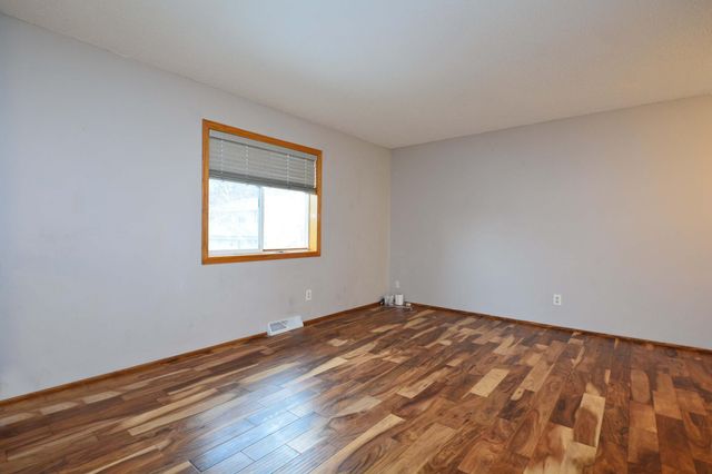 323 Morningside Circle, Saint Paul, MN 55119