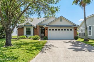 311 LAKE BLUFF Court, Orange Park, FL 32073