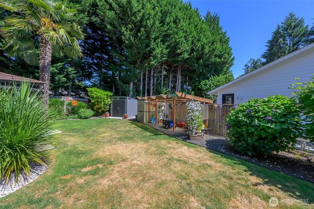 101 NE Wagon Wheel Road, Belfair, WA 98528