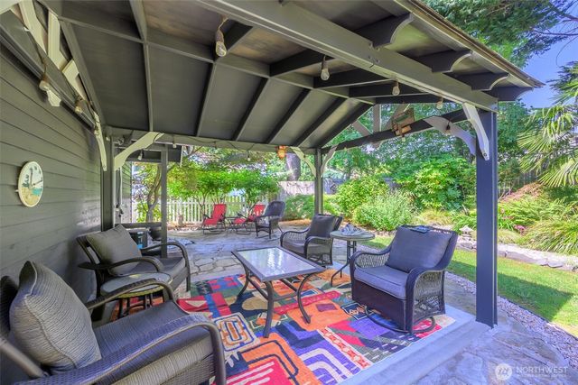 101 NE Wagon Wheel Road, Belfair, WA 98528